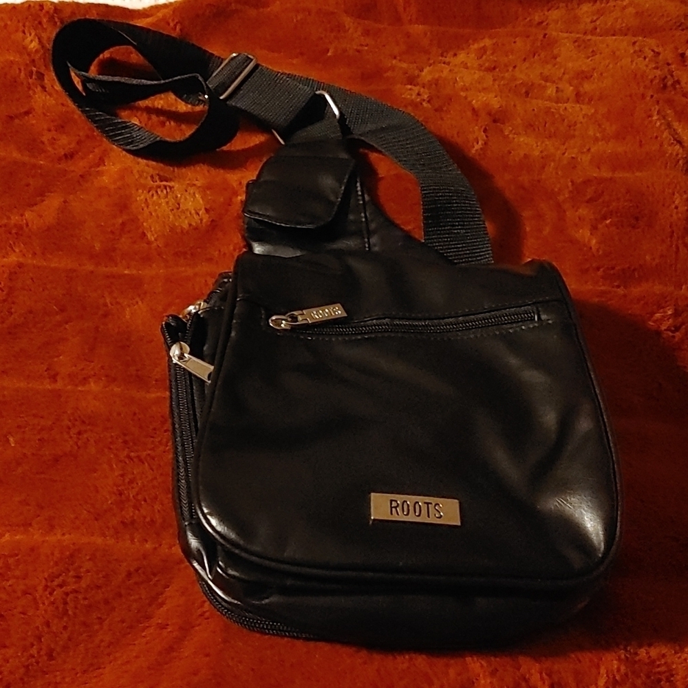 💚Roots Unisex Sling Cross body Bag Black